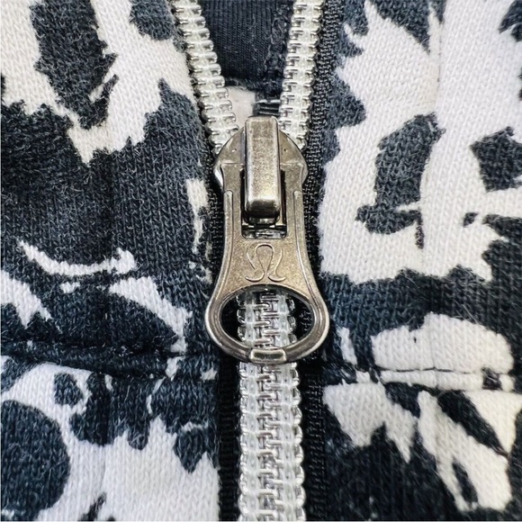 lululemon Black and White Flowers Scuba Hoodie Size 6 - Picture 10 of 12